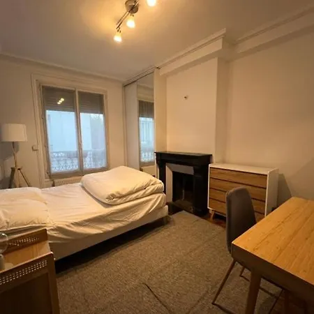 Immeuble L'essai Hotel *
